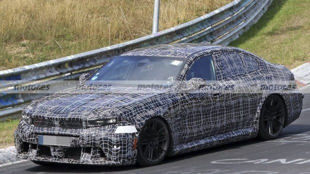 Автоновини: BMW M5 2027 отримає дизайн Neue Klasse і новий салон