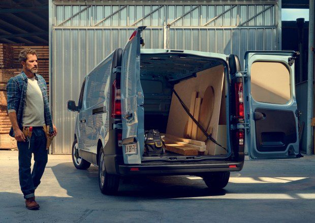 Авто новини: Renault Trafic став комфортнішим і безпечнішим