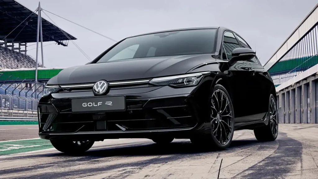 Презентовано Volkswagen Golf R 2025: новий рівень потужності та спортивності