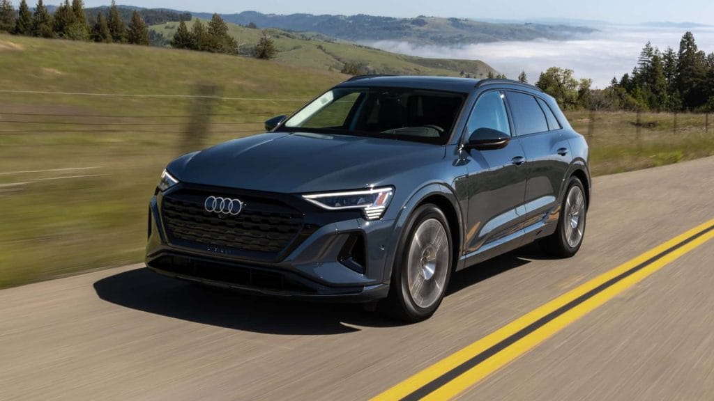 Audi закриває завод та знімає з виробництва Q8 e-tron: що стоїть за шокуючим рішенням?