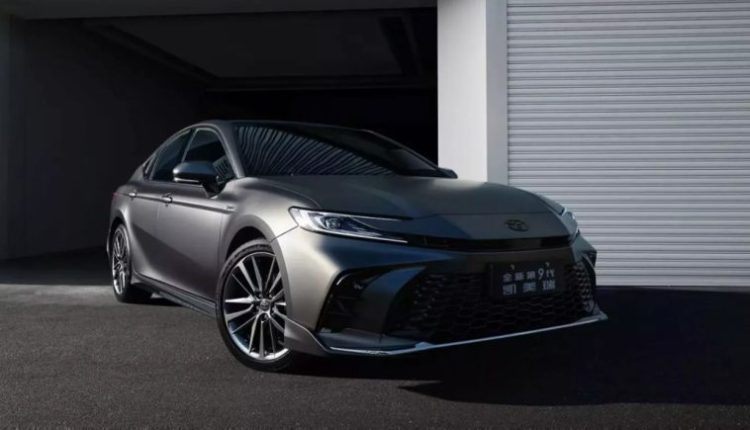 Toyota Camry Hybrid: економія та розкіш в одному флаконі