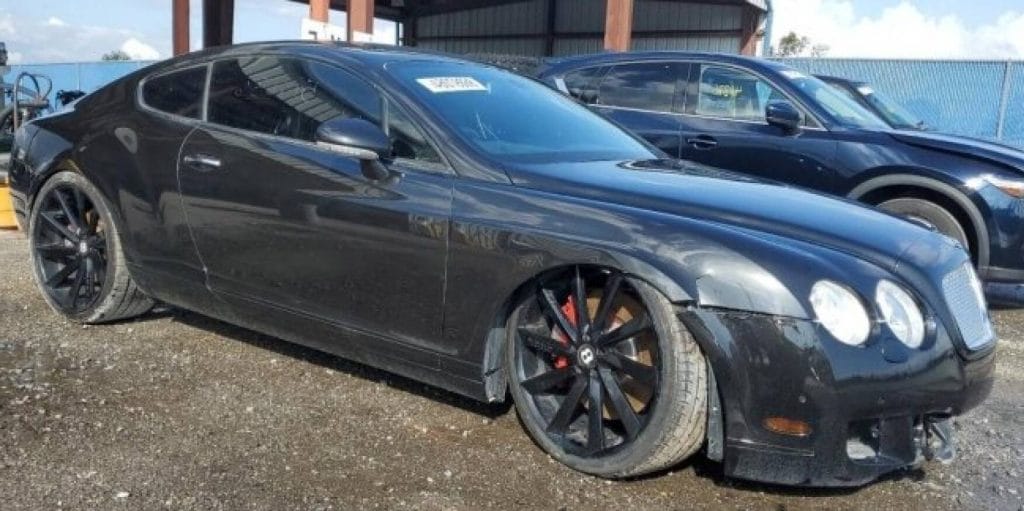Чи може розкіш бути практичною? Знайдено Bentley з пробігом 800 000 км