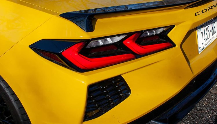 2025 chevrolet corvette stingray convertible review (2)