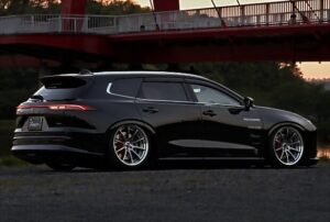 Японські фахівці перетворили Toyota Crown Estate на занижений універсал