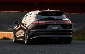 Японські фахівці перетворили Toyota Crown Estate на занижений універсал