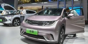Китайські дилери продають нові автомобілі як вживані