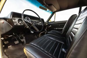 Автоновини, які здивують навіть експертів: рідкісне ретро на аукціоні, нетверезий водій рейсу Київ-Афіни та новий автосалон Stellantis