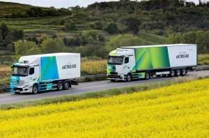 ⚡️ Електрична Битва Титанів: Mercedes-Benz eActros 400 — чому він везе БІЛЬШЕ, ніж eActros 600, і має 40 конфігурацій?