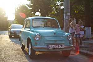  Легенда, яка народилася 1 жовтня: ЗАЗ-965 "Запорожець" — перший народний автомобіль СРСР. Чому він був кращим за "Москвича"?