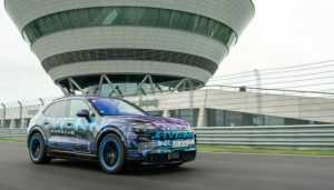 ⚡️ Ера Гіперпродуктивності: Електричний Porsche Cayenne (E4) — 1072 к.с., 16 хвилин зарядки та філософія "двох педалей"!