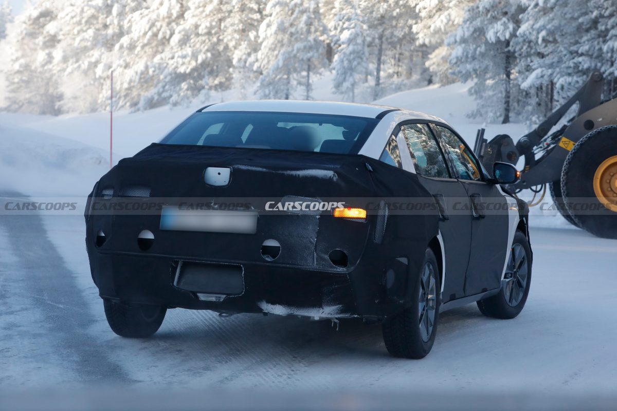 Нова Hyundai Elantra 2026: головні автоновини та фото