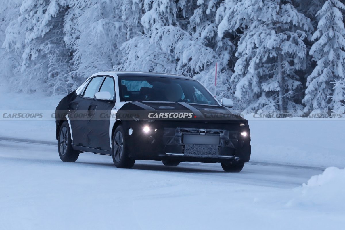 Нова Hyundai Elantra 2026: головні автоновини та фото