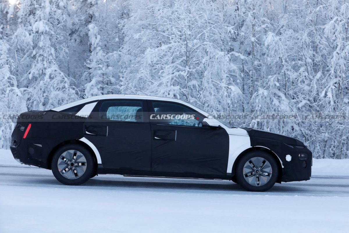 Нова Hyundai Elantra 2026: головні автоновини та фото